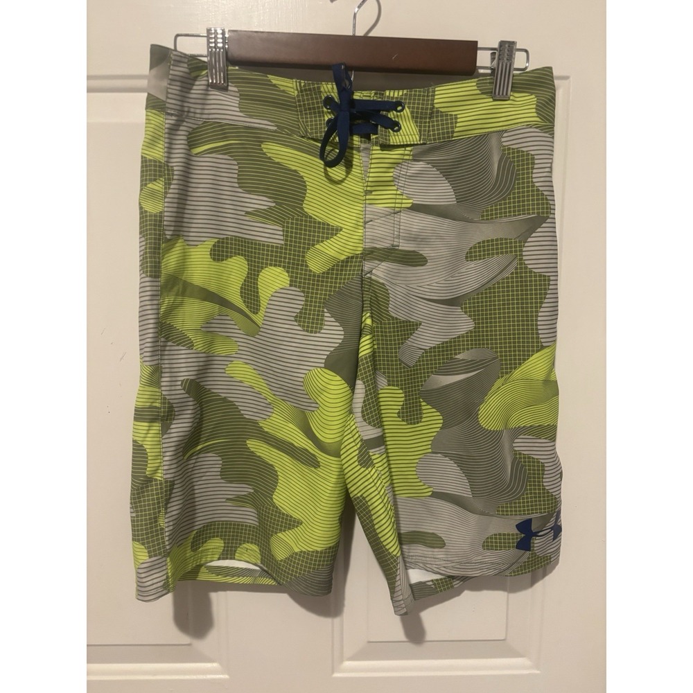 Under Armour Swim Trunks Men's Heat Gear Trunks Board Shorts Size 28 Camo Green